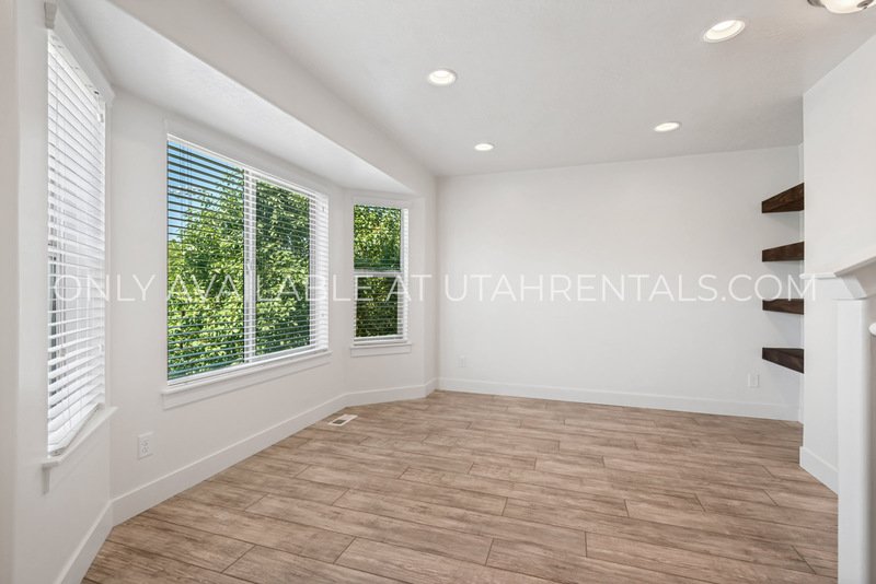 3 Beds | 2.5 Baths | 1,252 Sq Ft | Attached Garage | Spanish Fork, UT property image