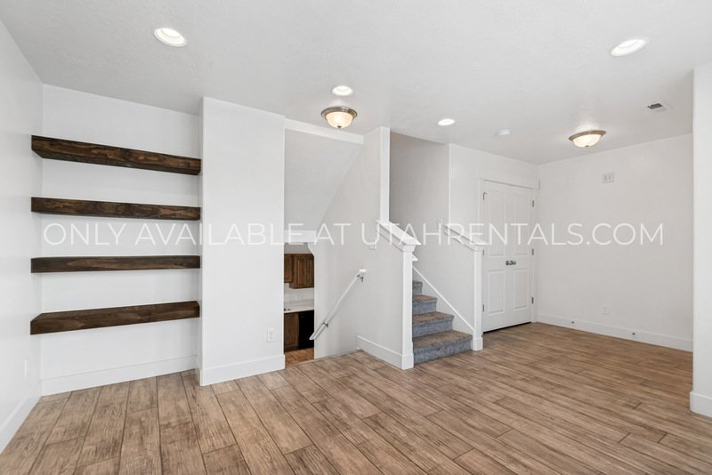 3 Beds | 2.5 Baths | 1,252 Sq Ft | Attached Garage | Spanish Fork, UT property image