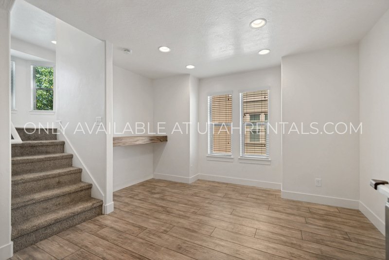 3 Beds | 2.5 Baths | 1,252 Sq Ft | Attached Garage | Spanish Fork, UT property image