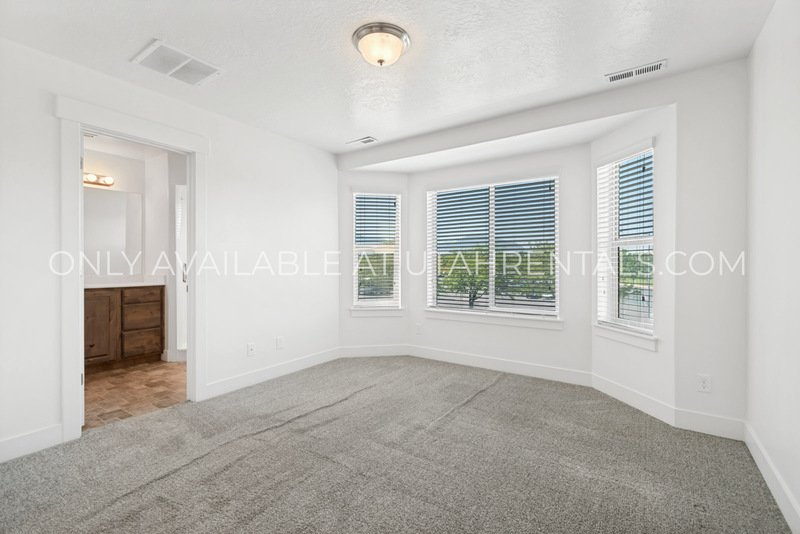 3 Beds | 2.5 Baths | 1,252 Sq Ft | Attached Garage | Spanish Fork, UT property image