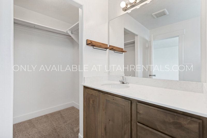 3 Beds | 2.5 Baths | 1,252 Sq Ft | Attached Garage | Spanish Fork, UT property image