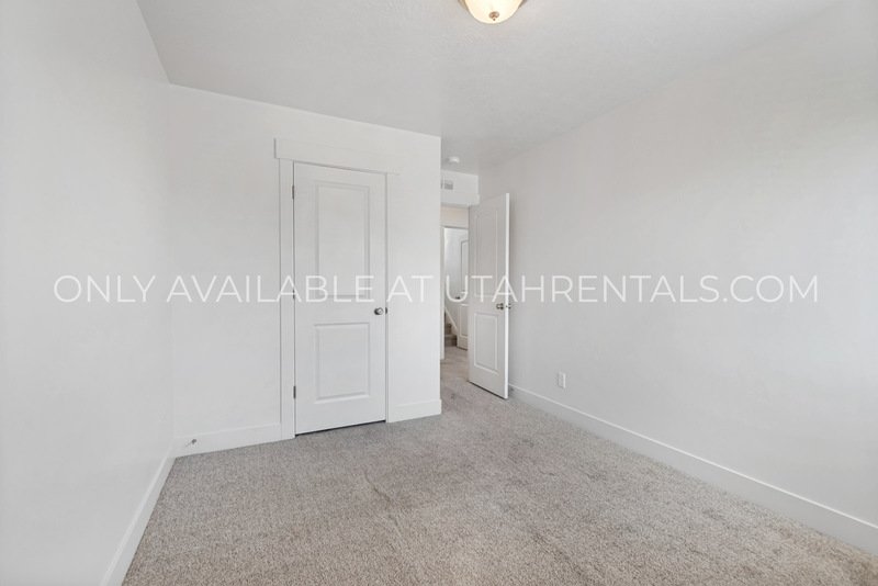 3 Beds | 2.5 Baths | 1,252 Sq Ft | Attached Garage | Spanish Fork, UT property image