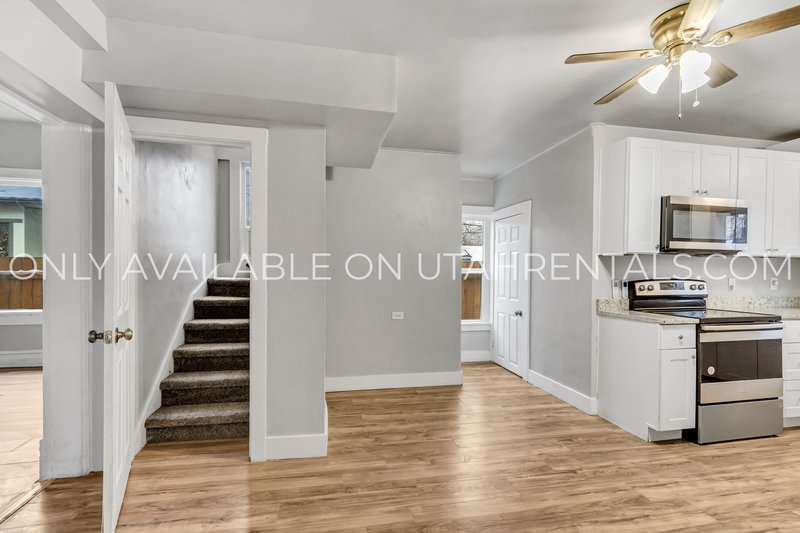 Spacious 3BD/2BA Apartment – Great Ogden Location! property image
