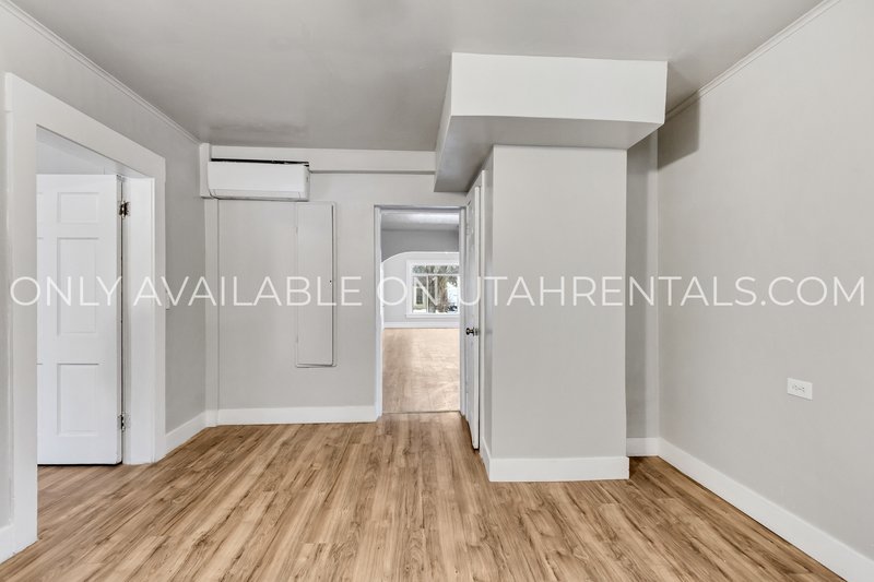 Spacious 3BD/2BA Apartment – Great Ogden Location! property image