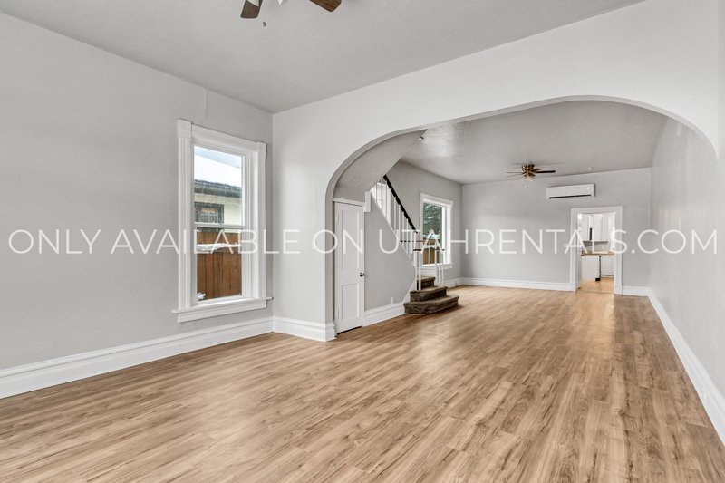 Spacious 3BD/2BA Apartment – Great Ogden Location! property image