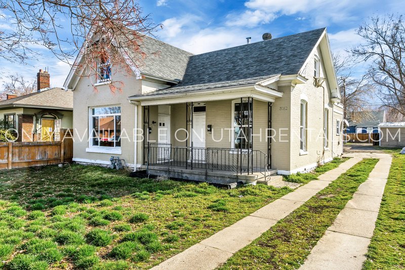 Spacious 3BD/2BA Apartment – Great Ogden Location! property image