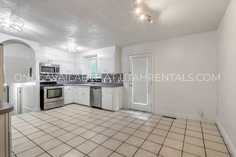Beautiful 4-Bedroom Home Surrounded by Outdoor Amenities! property image