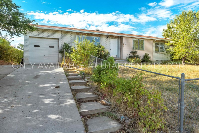 Spacious and Conveniently Located Magna Home property image