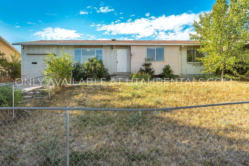 Spacious and Conveniently Located Magna Home property image
