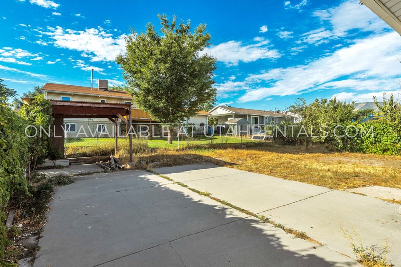 Spacious and Conveniently Located Magna Home property image