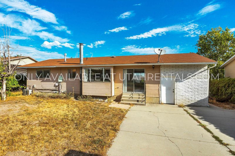 Spacious and Conveniently Located Magna Home property image