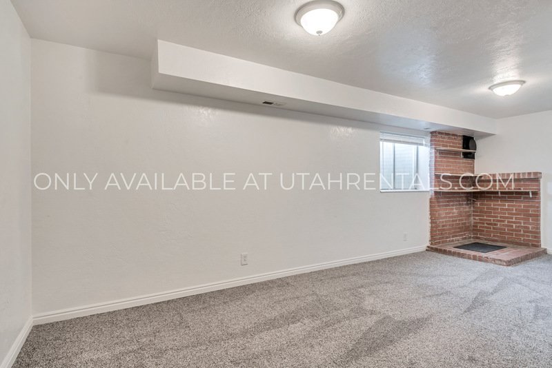 Spacious and Conveniently Located Magna Home property image