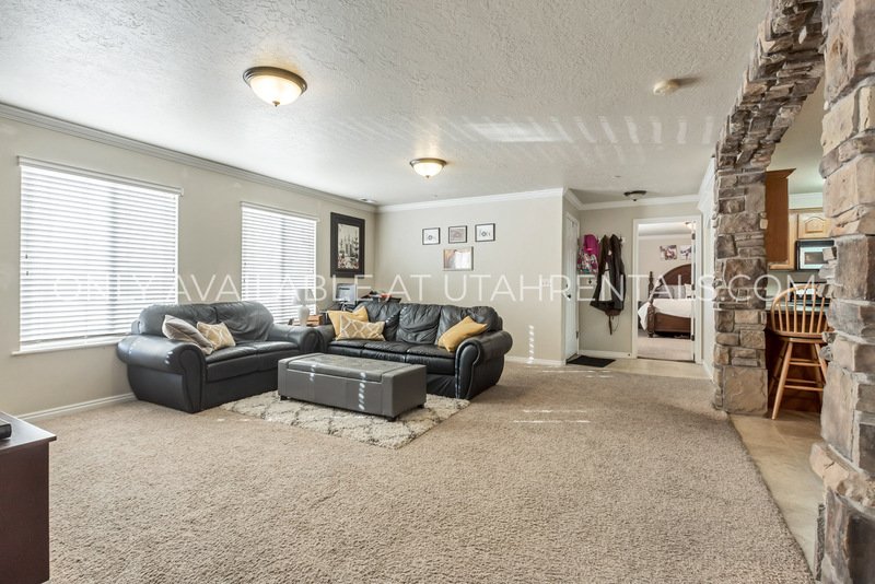 Gorgeous 3 Bedroom / 2 Bathroom PG Condo!! property image
