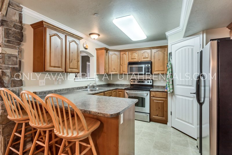 Gorgeous 3 Bedroom / 2 Bathroom PG Condo!! property image