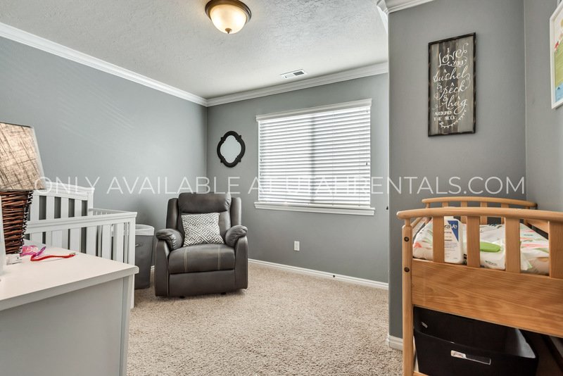 Gorgeous 3 Bedroom / 2 Bathroom PG Condo!! property image