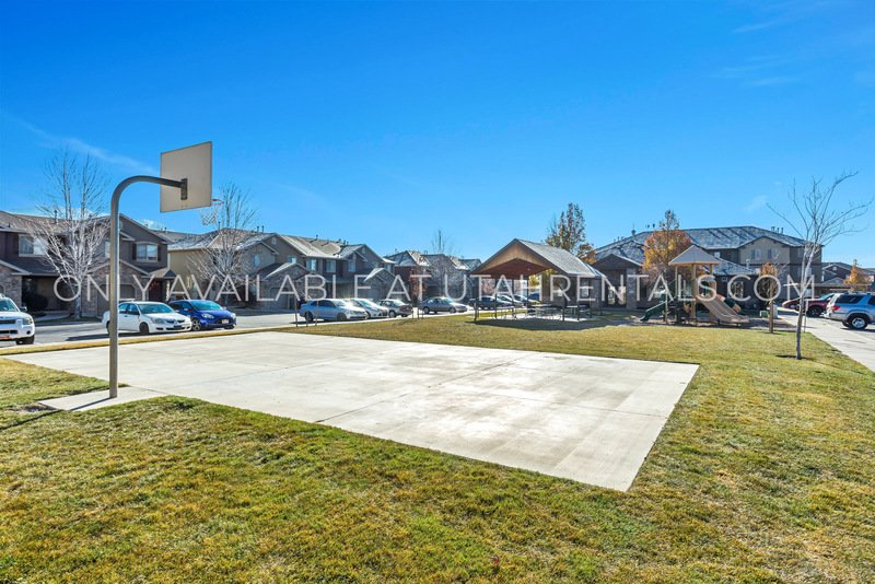 Gorgeous 3 Bedroom / 2 Bathroom PG Condo!! property image