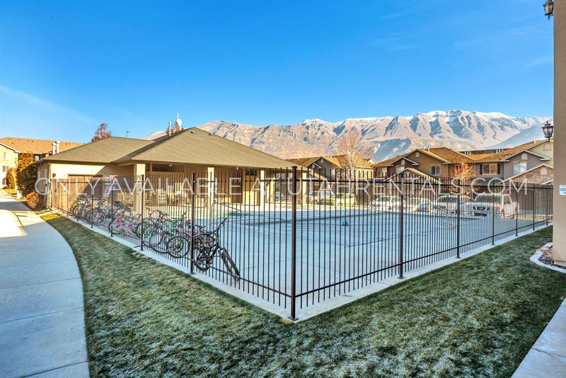Gorgeous 3 Bedroom / 2 Bathroom PG Condo!! property image