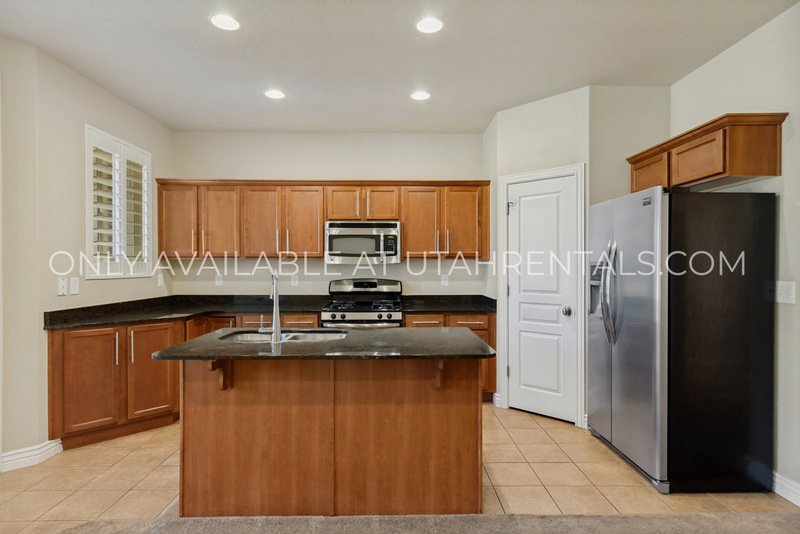 Spacious & Stylish 4-Bedroom Home in Desirable Neighborhood | Available Now! property image