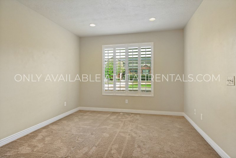 Spacious & Stylish 4-Bedroom Home in Desirable Neighborhood | Available Now! property image