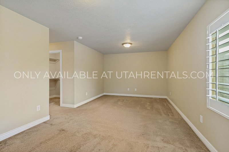 Spacious & Stylish 4-Bedroom Home in Desirable Neighborhood | Available Now! property image