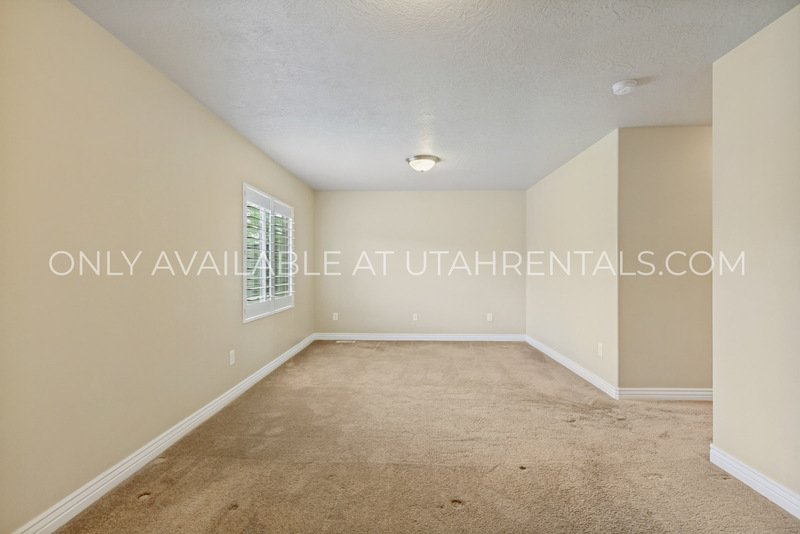 Spacious & Stylish 4-Bedroom Home in Desirable Neighborhood | Available Now! property image