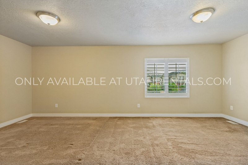 Spacious & Stylish 4-Bedroom Home in Desirable Neighborhood | Available Now! property image