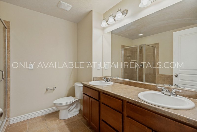 Spacious & Stylish 4-Bedroom Home in Desirable Neighborhood | Available Now! property image