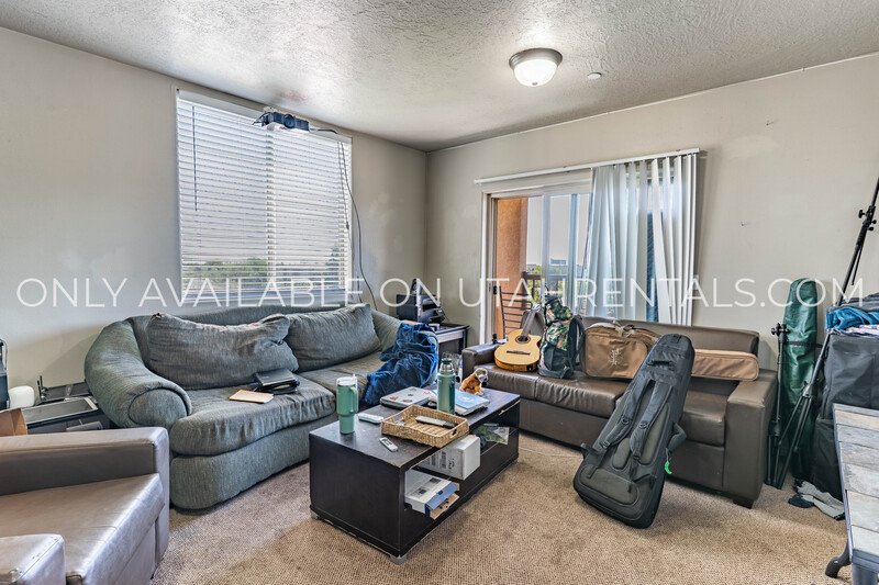 Private Room at Lanai Apartments property image