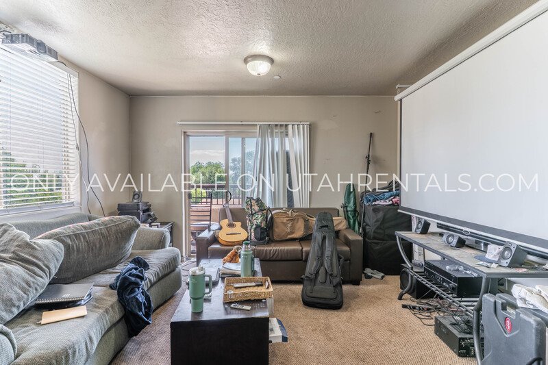 Private Room at Lanai Apartments property image