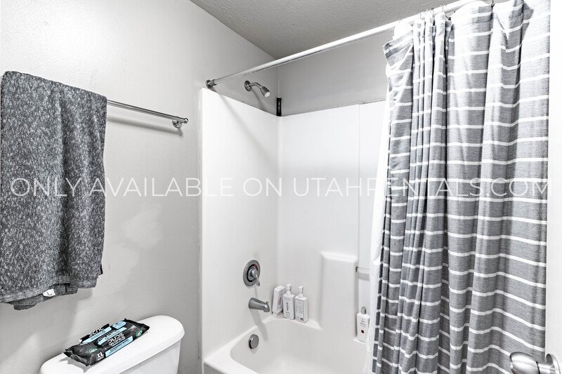 Private Room at Lanai Apartments property image