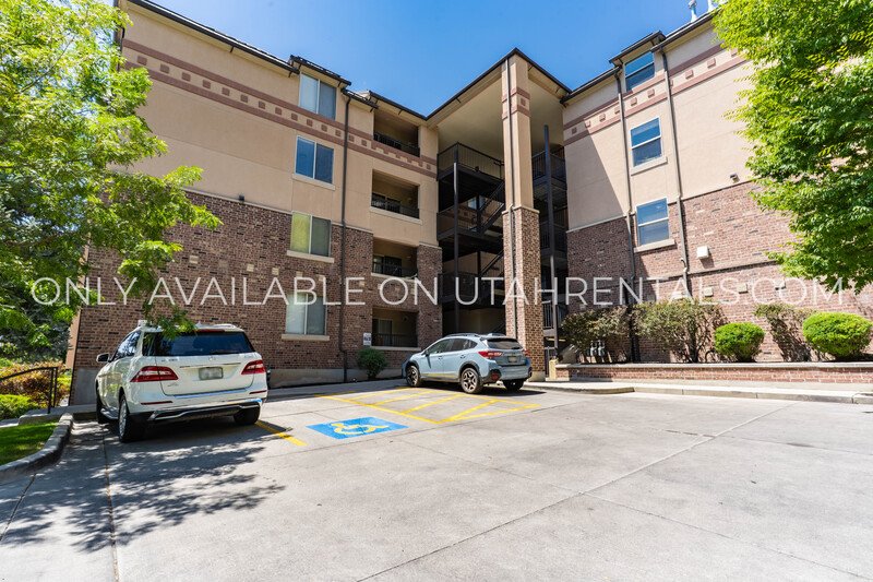 Private Room at Lanai Apartments property image