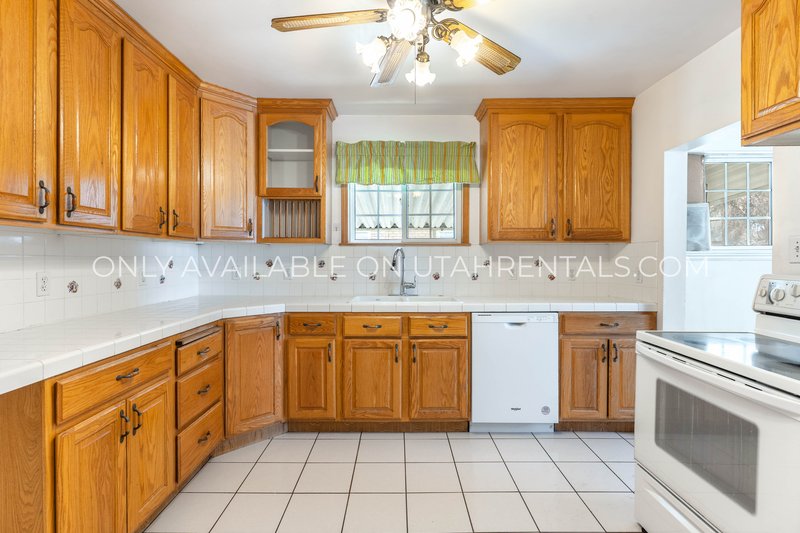 Charming 3-Bedroom Home in Springville – Backs Up to Hobble Creek! property image