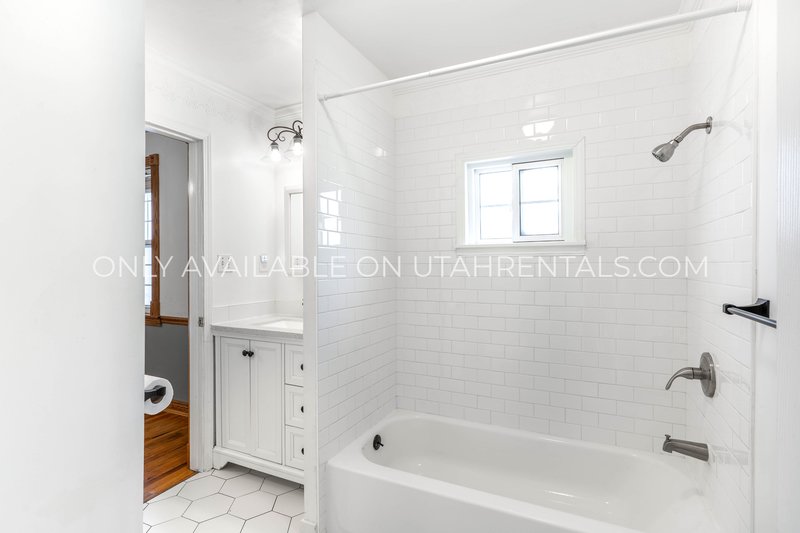 Charming 3-Bedroom Home in Springville – Backs Up to Hobble Creek! property image