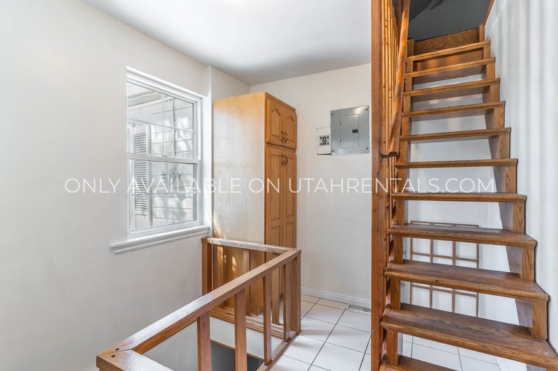 Charming 3-Bedroom Home in Springville – Backs Up to Hobble Creek! property image