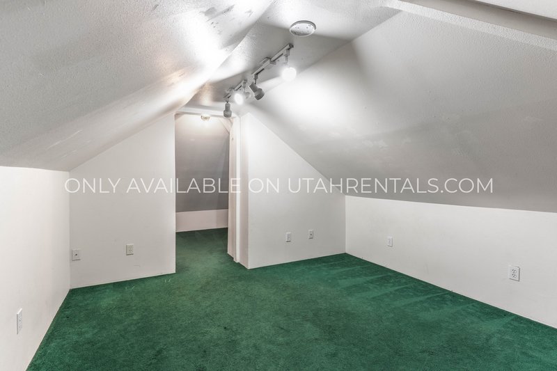 Charming 3-Bedroom Home in Springville – Backs Up to Hobble Creek! property image