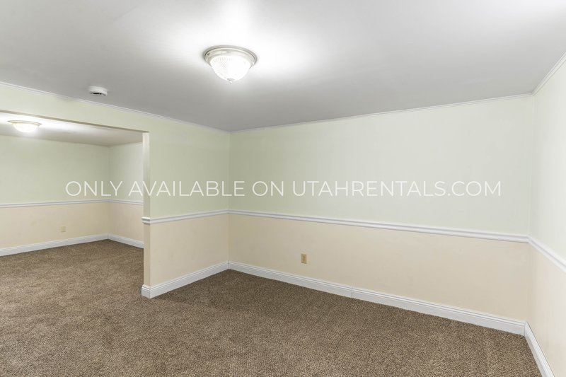 Charming 3-Bedroom Home in Springville – Backs Up to Hobble Creek! property image
