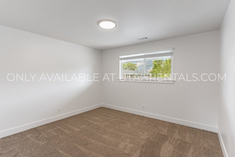 Beautiful & Bright 2-Bedroom Apartment in Unbeatable Orem Location property image