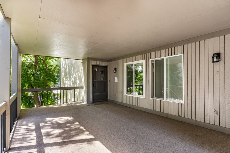MOVE IN SPECIAL!! Beautiful Condo in Gated Community in Murray! property image