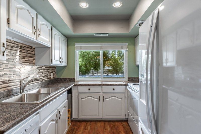 MOVE IN SPECIAL!! Beautiful Condo in Gated Community in Murray! property image