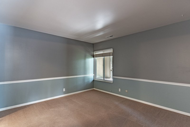 MOVE IN SPECIAL!! Beautiful Condo in Gated Community in Murray! property image