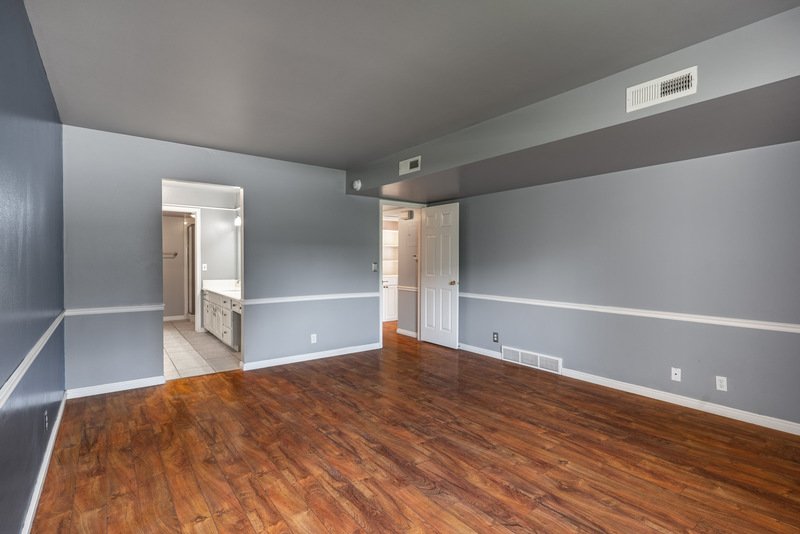 MOVE IN SPECIAL!! Beautiful Condo in Gated Community in Murray! property image