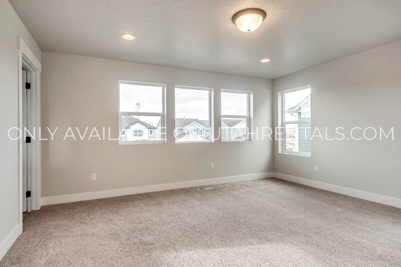 EXECUTIVE HOME IN EAGLE MOUNTAIN | SCENIC MOUNTAIN property image