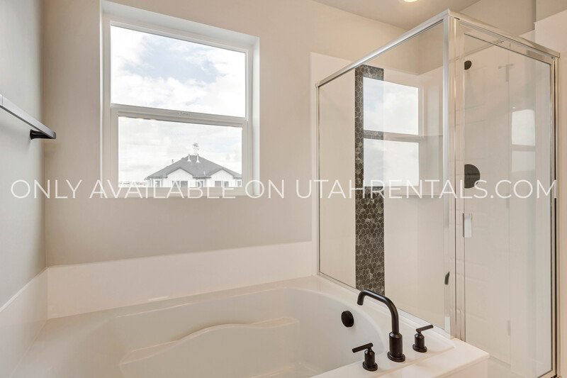 EXECUTIVE HOME IN EAGLE MOUNTAIN | SCENIC MOUNTAIN property image