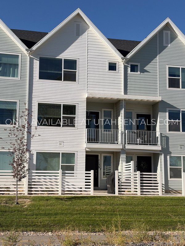 Spacious 4 BD / 3 BA Home in Saratoga Springs property image