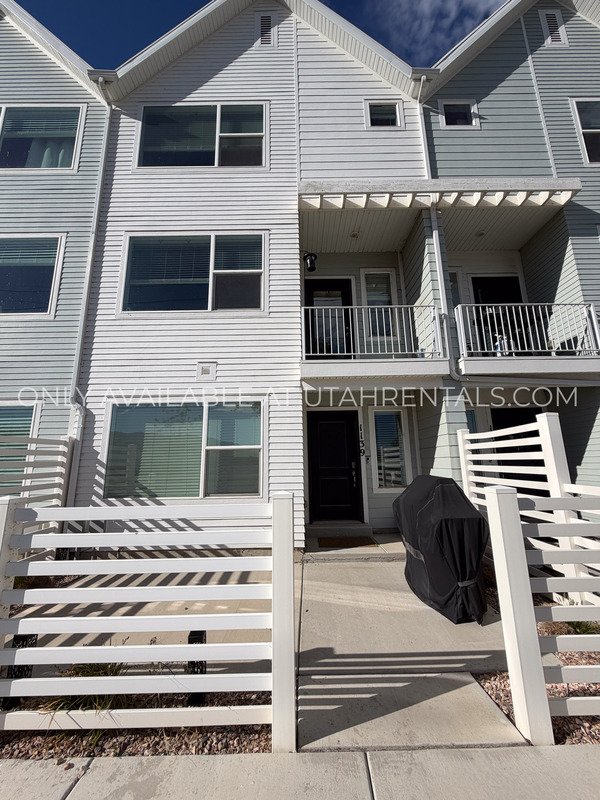 Spacious 4 BD / 3 BA Home in Saratoga Springs property image