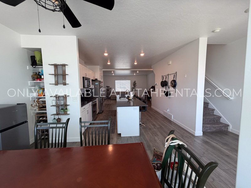 Spacious 4 BD / 3 BA Home in Saratoga Springs property image