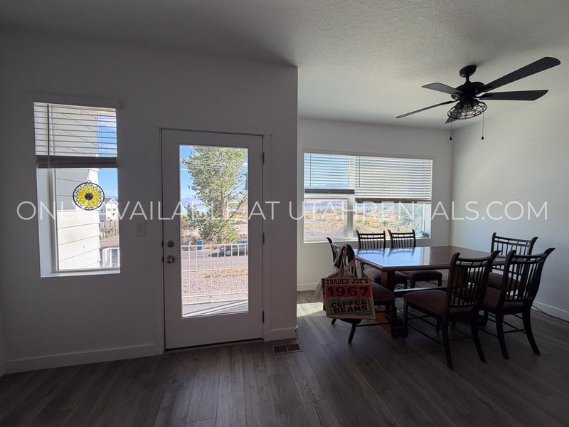 Spacious 4 BD / 3 BA Home in Saratoga Springs property image