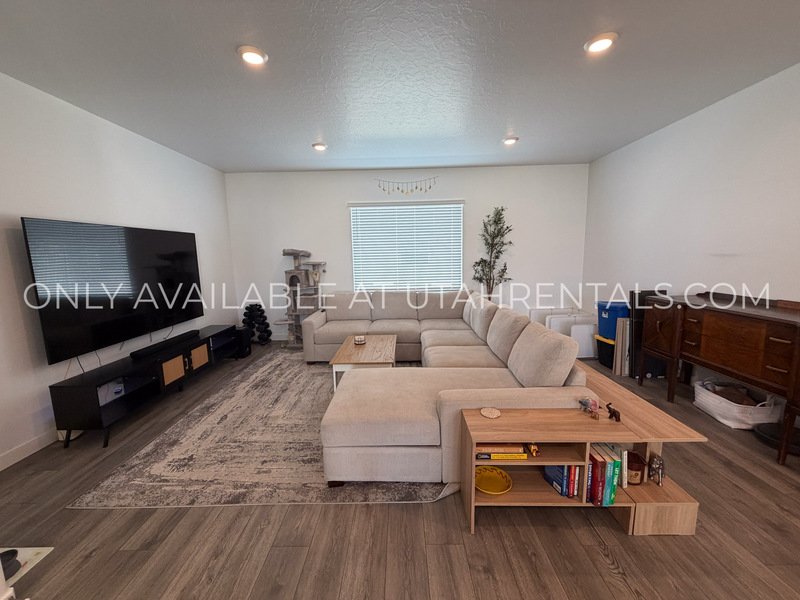 Spacious 4 BD / 3 BA Home in Saratoga Springs property image