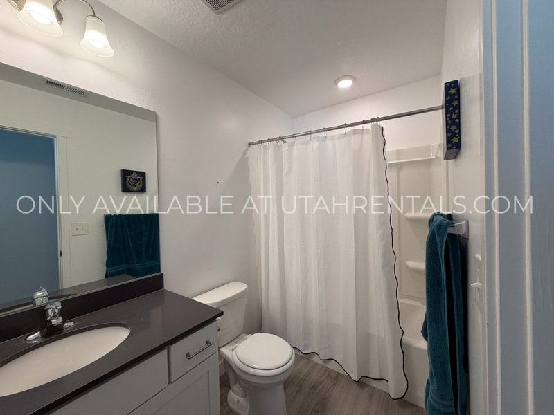 Spacious 4 BD / 3 BA Home in Saratoga Springs property image