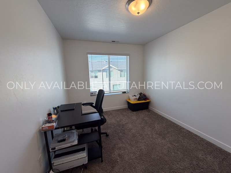 Spacious 4 BD / 3 BA Home in Saratoga Springs property image